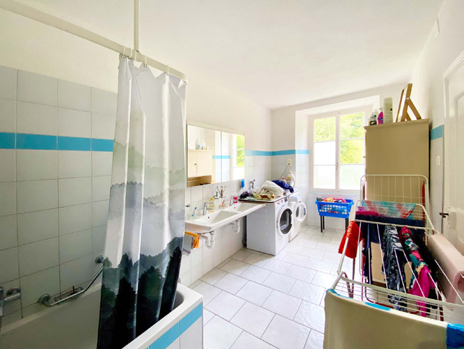 Badezimmer, das einzige im Haus